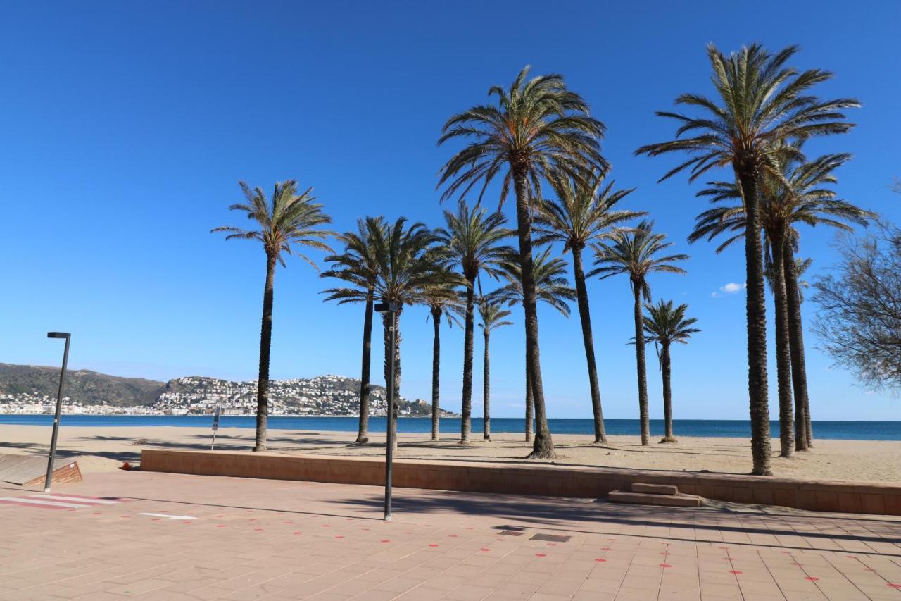 Port Estrella 24 Villa Roses Dış mekan fotoğraf